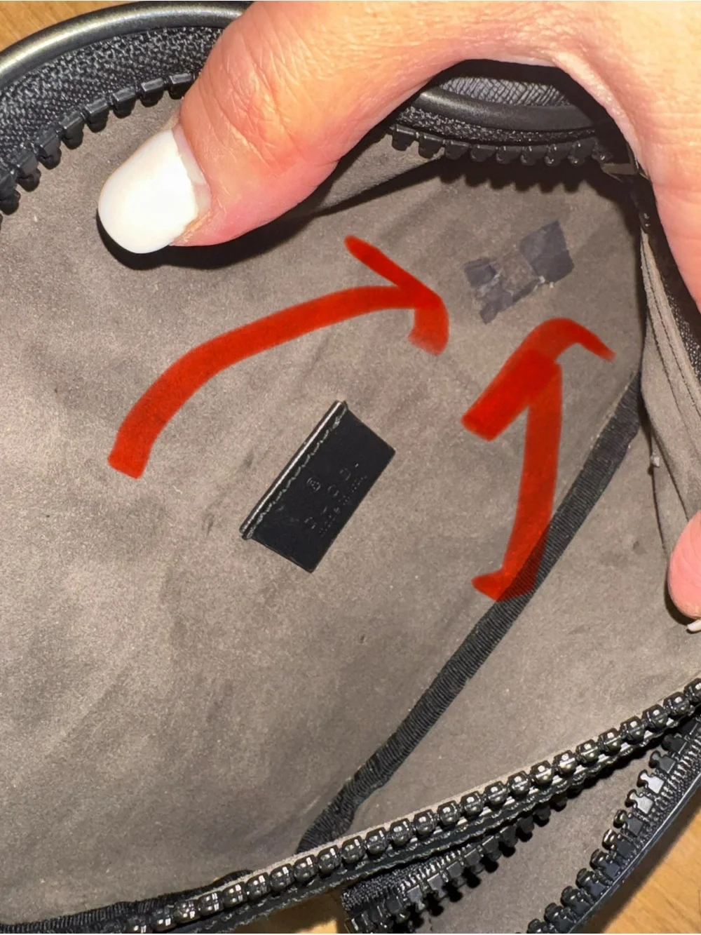 Gucci GG Supreme Monogram Belt Bag Beige & Black